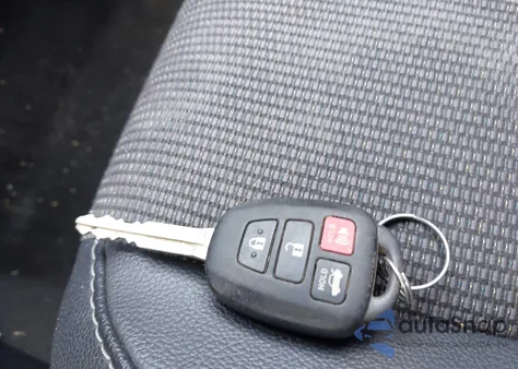 2014 Toyota Corolla S Plus z USA, uszkodzony, nr VIN 2T1BURHE4EC067439